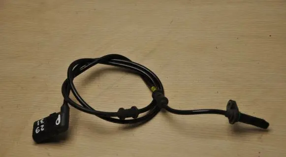 Mercedes-Benz C W205 ABS wheel speed sensor 0265009315
