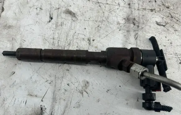 Opel Astra J Fuel injector 0445110326