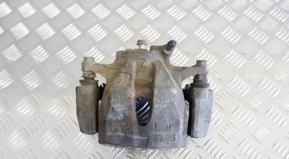 Toyota RAV 4 (XA30) Front brake caliper 4775042090