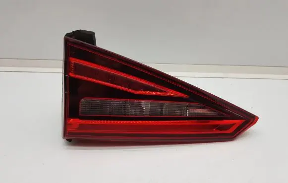 Infiniti Q30 Tailgate rear/tail lights 265405DF0A 90078970
