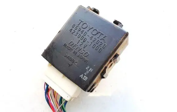Toyota RAV 4 (XA30) Window wiper relay 8594042020 85940-42020