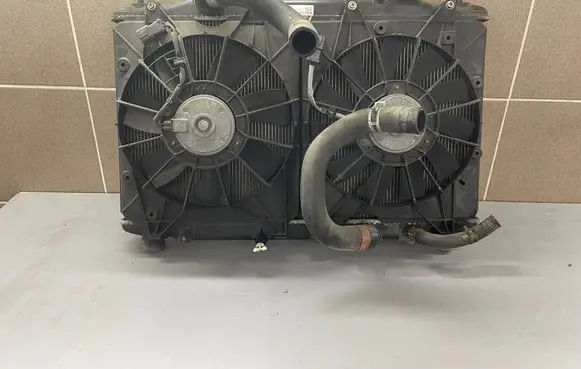 Honda Civic Radiator cooling fan shroud MF2220003760
