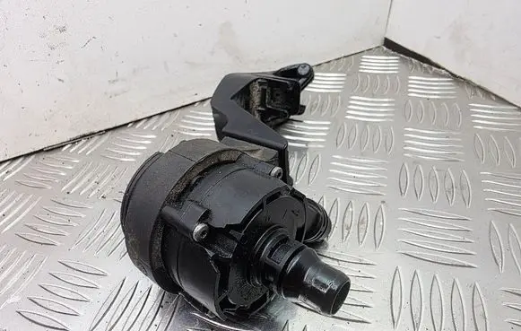 BMW 7 G11 G12 Electric auxiliary coolant/water pump 9372723