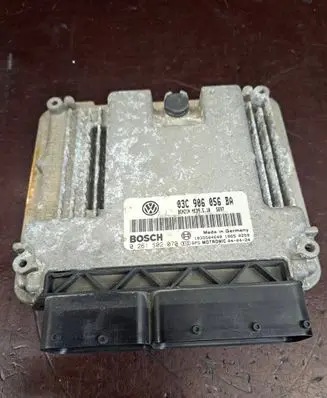 Volkswagen Golf V Engine control unit/module 03C906056BA 0261S02070 1039S04640