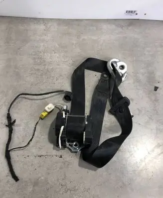 Volkswagen Caddy Front seatbelt 2K5857805E 34217285