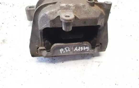 Volkswagen Touran I Engine mount bracket 1k0199262a