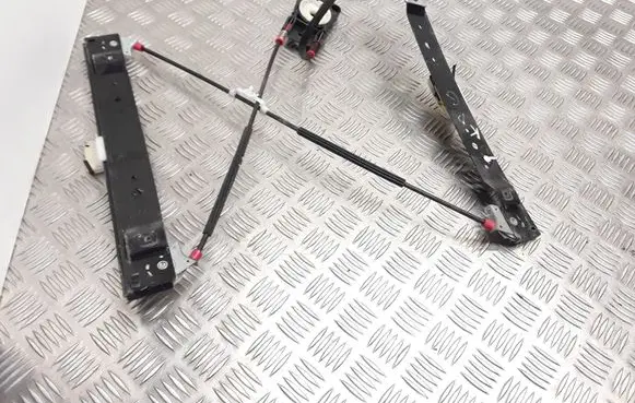 Ford S-MAX Rear window lifting mechanism without motor