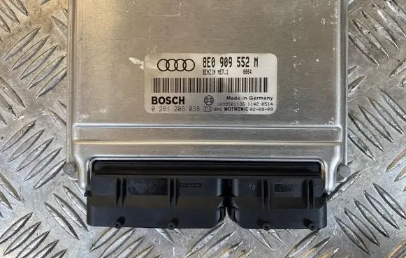 Audi A4 S4 B6 8E 8H Engine control unit/module 8E0909552M 0261208038 1039S01136