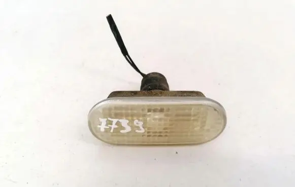 Volkswagen Golf IV Front fender indicator light 1J5949117