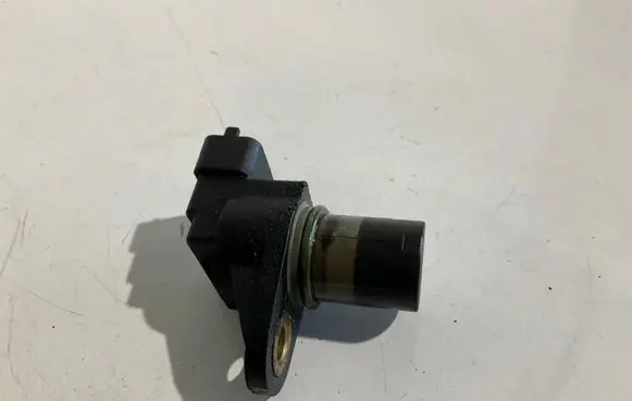 Mercedes-Benz E W211 Camshaft position sensor A0031539728 110304