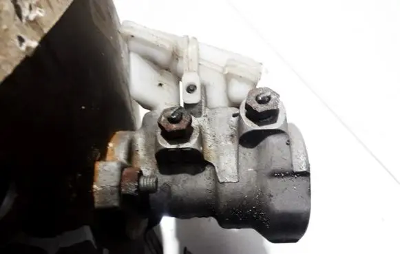 Ford Mondeo MK II Master brake cylinder 2M27398