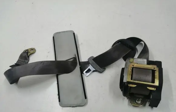 Volkswagen PASSAT B5 Front seatbelt 3B1857705D