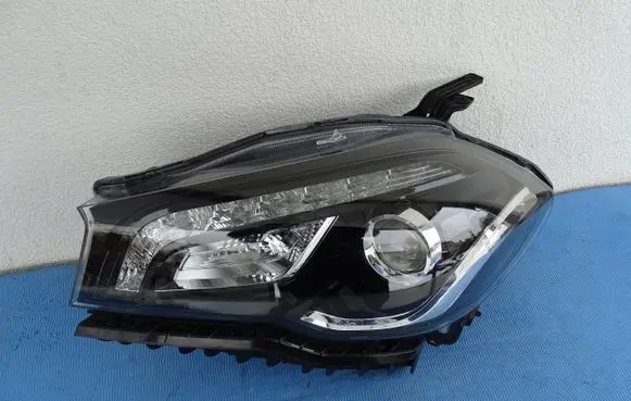 Suzuki SX4 S-Cross Headlight/headlamp 10018738