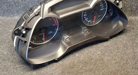Audi A4 S4 B8 8K Speedometer (instrument cluster) 8K0920930N