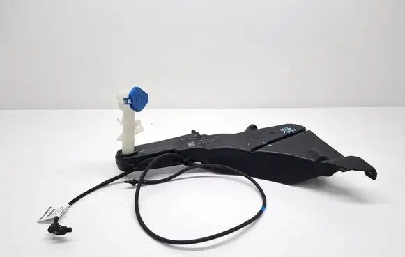 Opel Astra L Windshield washer fluid reservoir/tank 9843214980