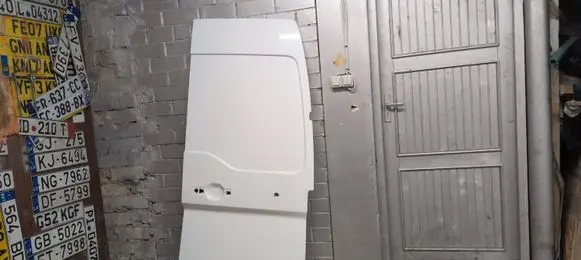 Renault Master IV Rear door