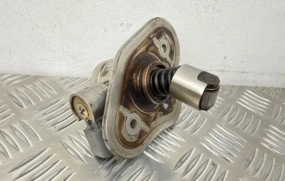 BMW 1 E81 E87 Fuel injection high pressure pump 7562473 1001233605 0261520041