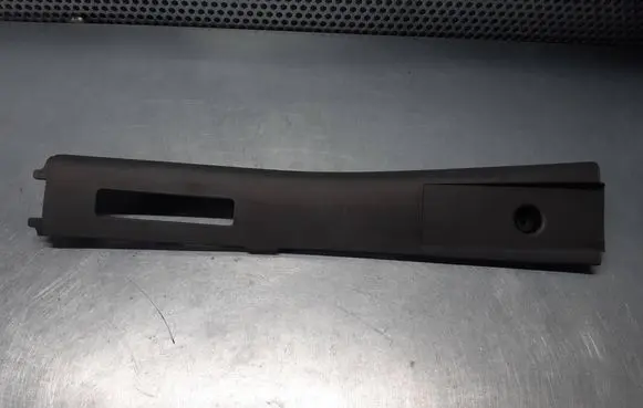 Iveco Daily 3rd gen (B) pillar trim (top) 362000500 347000500X 500337386