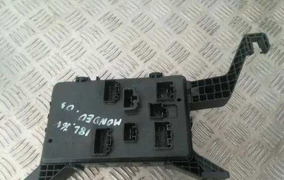 Ford Mondeo Mk III Fuse box set 1s7t14a073ae 1s7t-14a073-ae