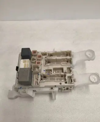 Toyota RAV 4 (XA30) Fuse module 02575T10 9340