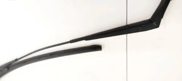 Opel Zafira B Front wiper blade arm 13145563