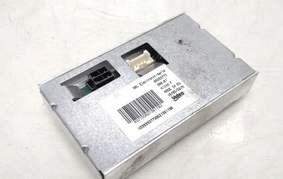 Volkswagen PASSAT B7 Light module LCM 89393773