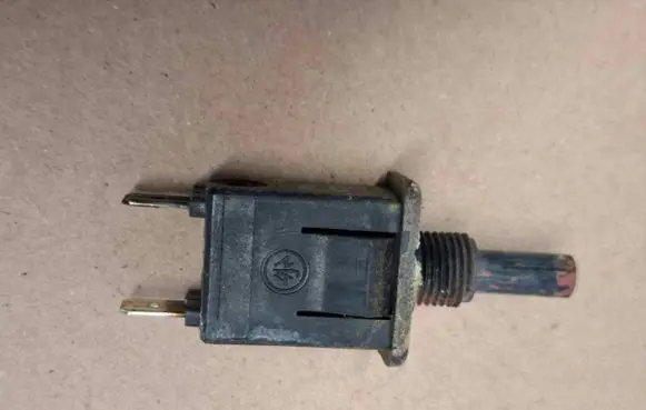 Mercedes-Benz W123 Front door sensor 0008212052