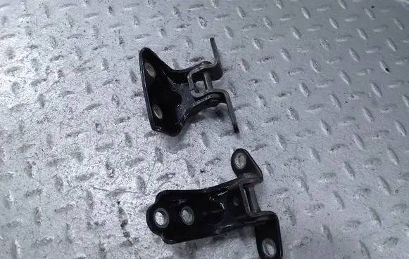 Rear door hinge set