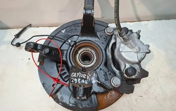 Renault Captur II Front wheel hub spindle knuckle S27612298