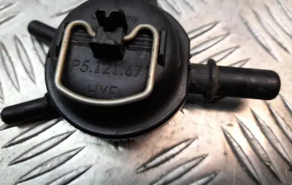 Porsche Panamera (970) Coolant heater control valve 7P5121671