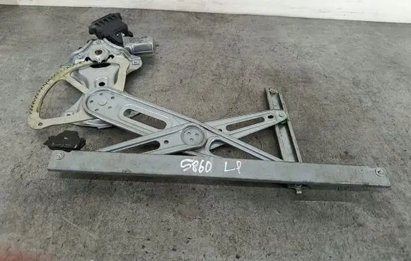 Toyota Yaris Front door window regulator with motor 