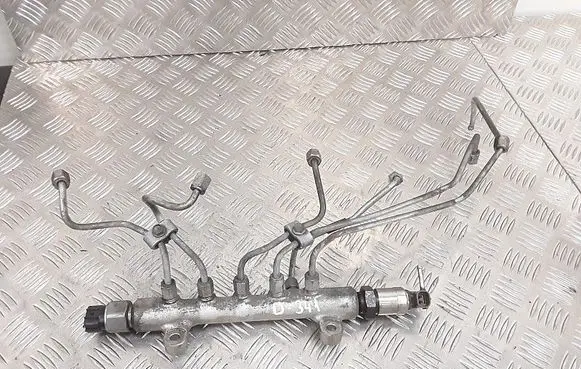 Lexus IS 220D-250-350 Fuel main line pipe