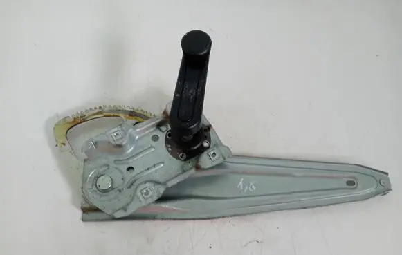 Toyota Yaris Rear door manual window regulator 