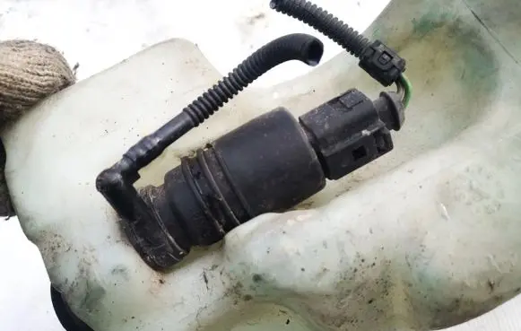 Seat Toledo II (1M) Windscreen/windshield washer pump
