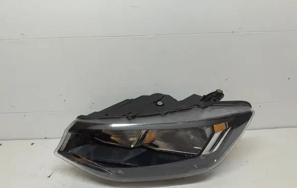 Volkswagen Caddy Headlight/headlamp 2K8941005D