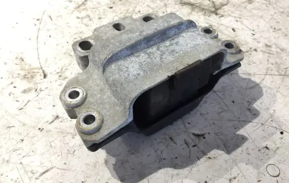 Volkswagen Touran I Engine mount bracket 1K0199555