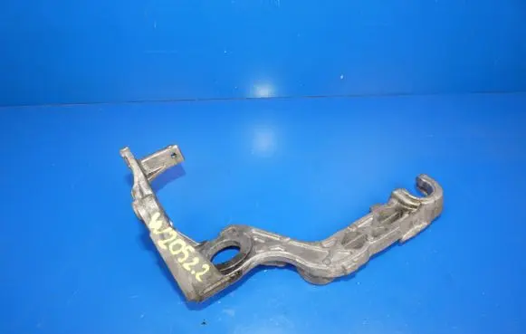 Mercedes-Benz C W205 Air filter cleaner box bracket assembly A6510940427