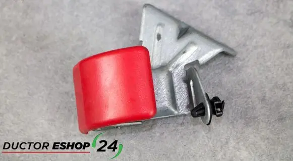 Volvo C30 Engine bonnet (hood) release handle