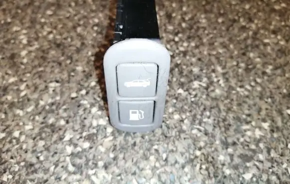 KIA Sorento Fuel tank opening switch 935503E000