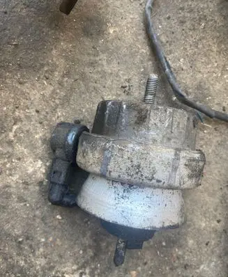 Audi A6 S6 C6 4F Engine mount bracket