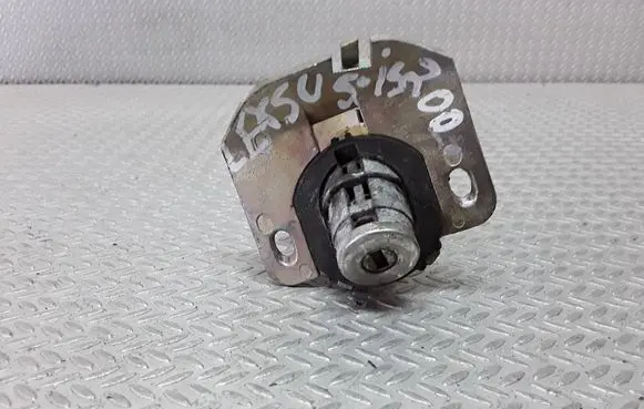 Lexus IS 200-300 Tailgate exterior lock