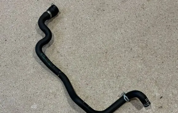 BMW 5 G30 G31 Engine coolant pipe/hose 9326896