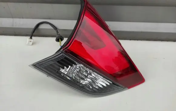 Nissan X-Trail T32 Tailgate rear/tail lights