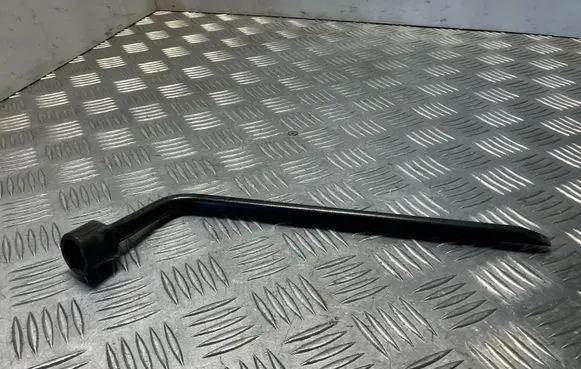 Toyota Prius (XW20) Wheel nut wrench 