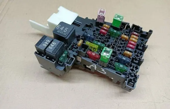 Audi A3 S3 8V Fuse module 5Q0937615C 15092014