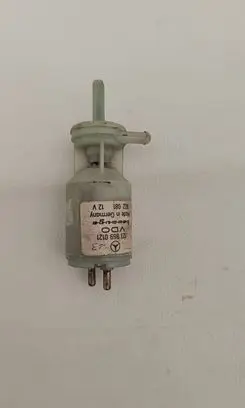 Mercedes-Benz S W140 Windscreen/windshield washer pump 1238690121