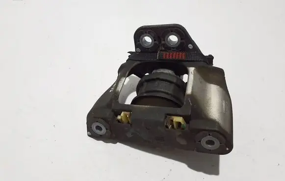 Volvo XC90 Engine mount bracket 32137494