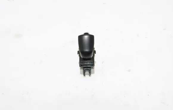 Nissan Qashqai Electric window control switch