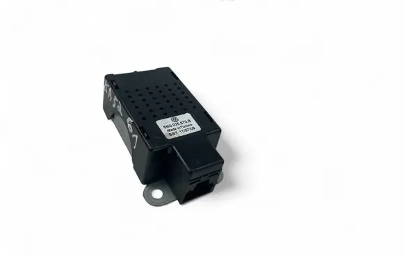 Volkswagen Golf VI Aerial antenna amplifier 5M0035570B