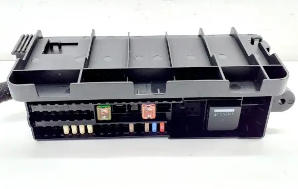Volvo V40 Fuse box set E00021587 AV6T14K131AB